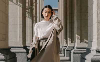 Quand les vêtements deviennent nos thérapeutes silencieux : L&rsquo;impact insoupçonné de la mode sur notre bien-être mental