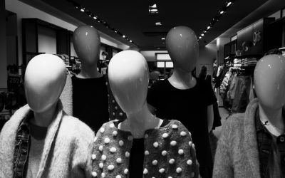 La mode à la loupe : Le monde caché des étiquettes de vêtements