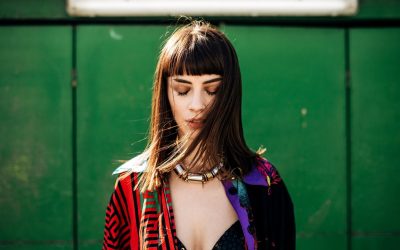 L’ère du Seconde-Hand Chic : Quand la mode rencontre le développement durable
